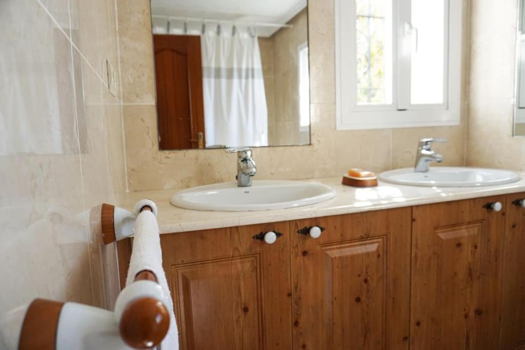 Private & Pool Nr Puerto Banus Villa *